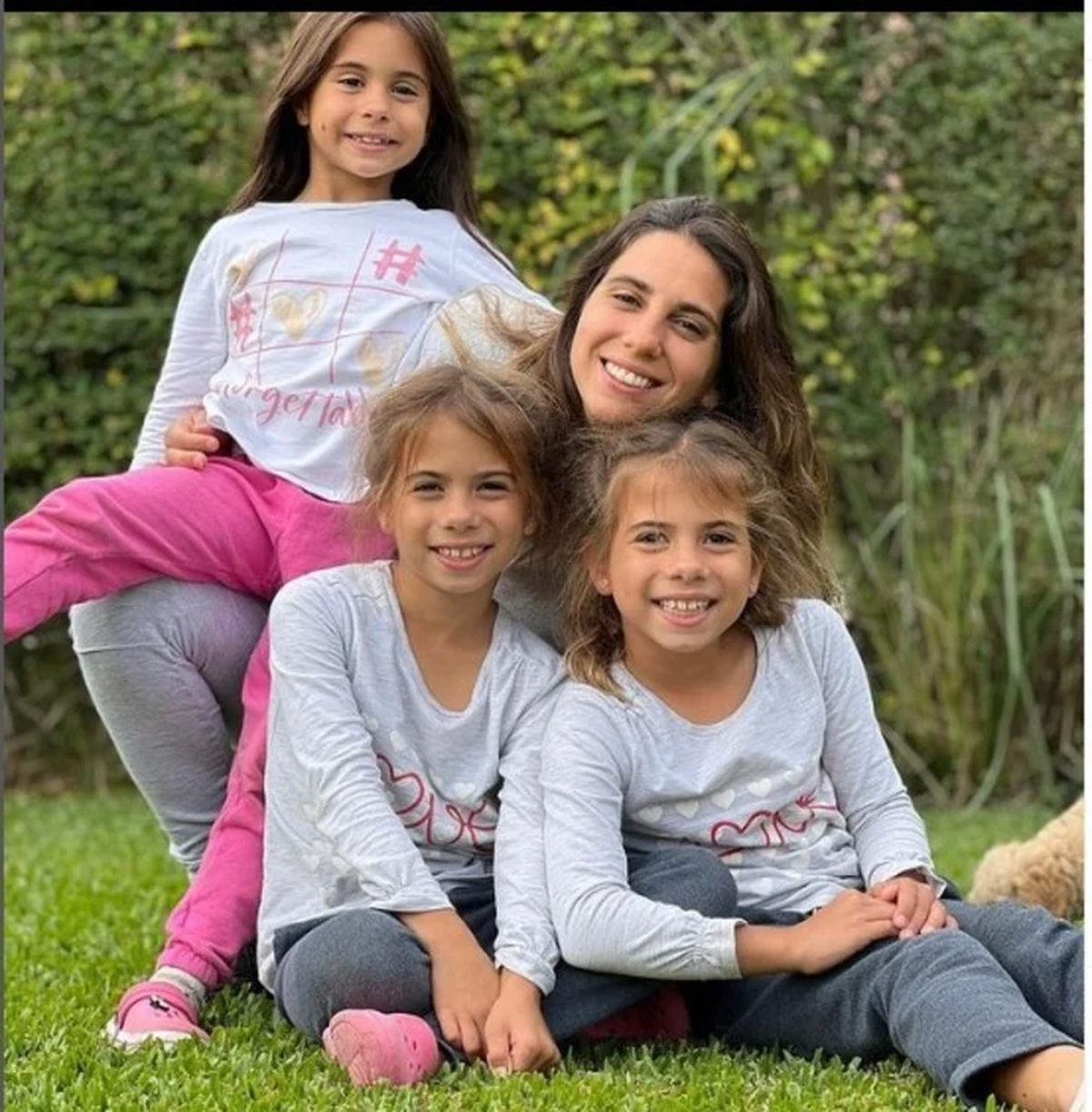 Cinthia Fernández y sus tres hijas: Bella, Charis y Francesca. Foto Instagram.
