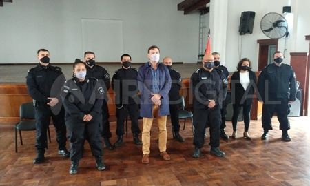 El director Arnaldo Martín García fue puesto formalmente en funciones en la Unidad Regional I. también asumió la licenciada Marcela Muñoz en la dirección de la Policía de Seguridad Vial; mientras que la licenciada Roxana Eletti quedó al mando de la Policía de Acción Táctica. El director Arnaldo Martín García fue puesto formalmente en funciones en la Unidad Regional I. también asumió la licenciada Marcela Muñoz en la dirección de la Policía de Seguridad Vial; mientras que la licenciada Roxana Eletti quedó al mando de la Policía de Acción Táctica.