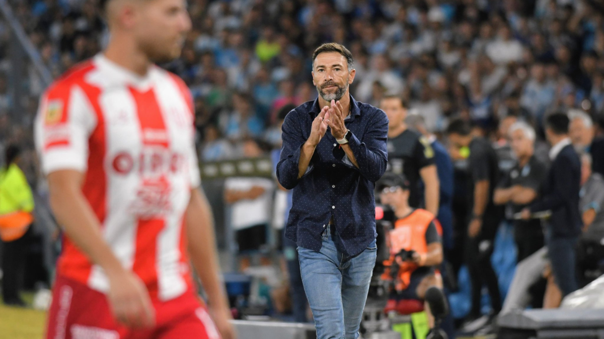 El Kily González rompe el silencio en la previa del debut de Unión en la Liga Profesional. El Kily González rompe el silencio en la previa del debut de Unión en la Liga Profesional.