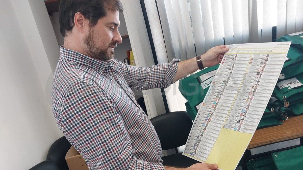 Ayala contó que cada juego de boletas es distinto. Y que se realiza un escrutinio paralelo para estos casos. Ayala contó que cada juego de boletas es distinto. Y que se realiza un escrutinio paralelo para estos casos.