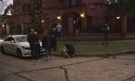 Todo comenzó este jueves a la tarde con un llamado al 911 por parte de un amigo de la víctima que notó su ausencia. Todo comenzó este jueves a la tarde con un llamado al 911 por parte de un amigo de la víctima que notó su ausencia.