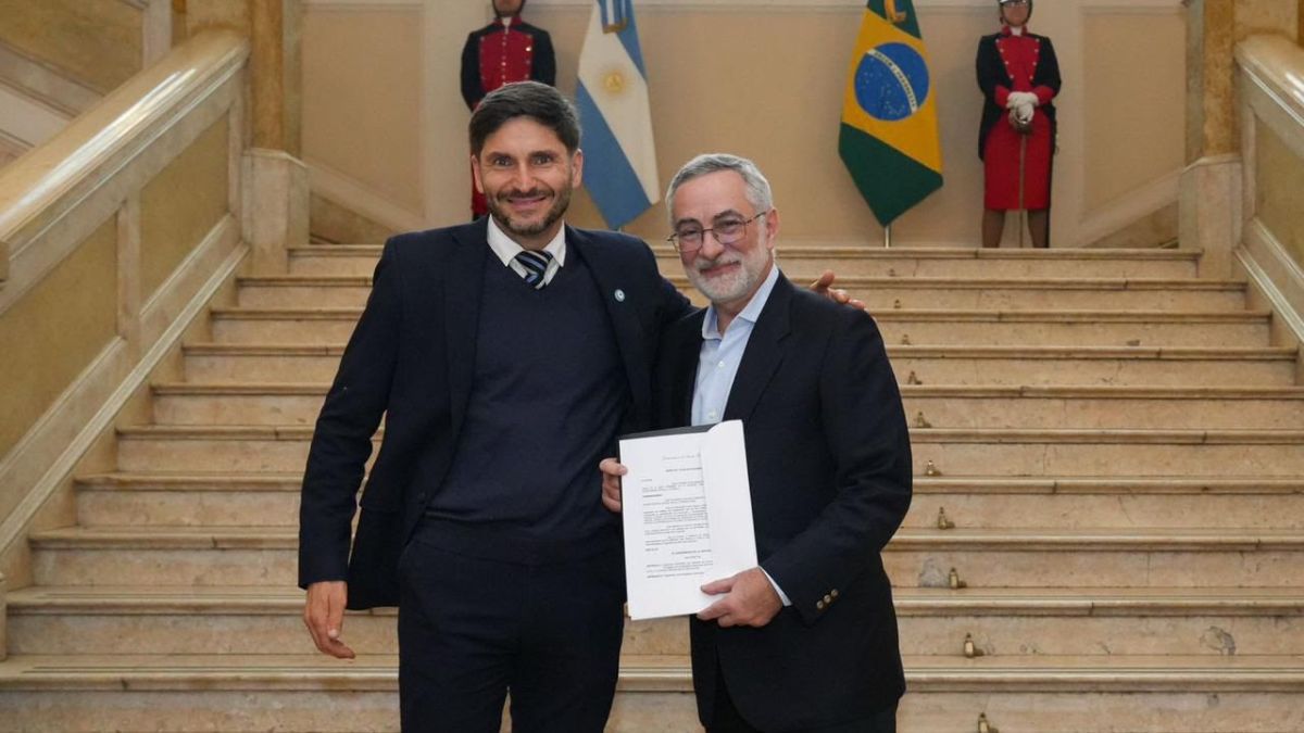 El gobernador Maximiliano Pullaro recibió este martes al embajador de Brasil en Argentina