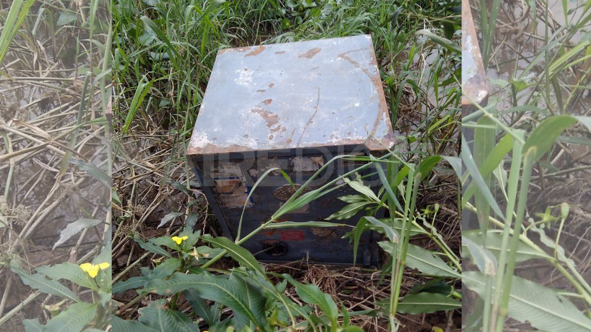 La caja fuerte sustraída fue encontrada pocos días después en el paraje La Boca, en Alto Verde