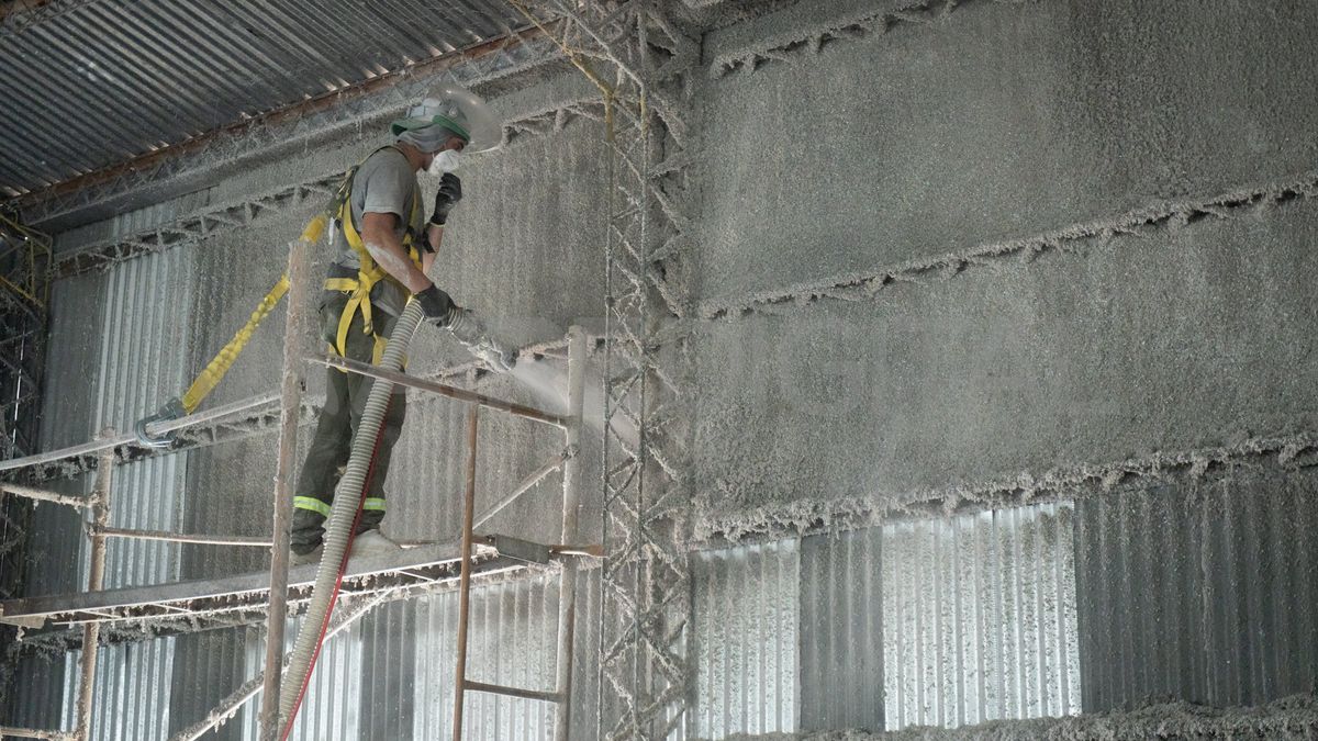 La celulosa proyectada se posiciona como uno de los aislantes térmicos más elegidos para la construcción sustentable en Santa Fe. La celulosa proyectada se posiciona como uno de los aislantes térmicos más elegidos para la construcción sustentable en Santa Fe.