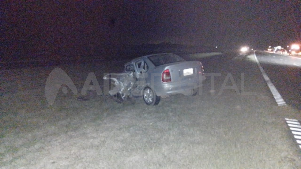 El conductor del Corsa fue identificado como M.E.P