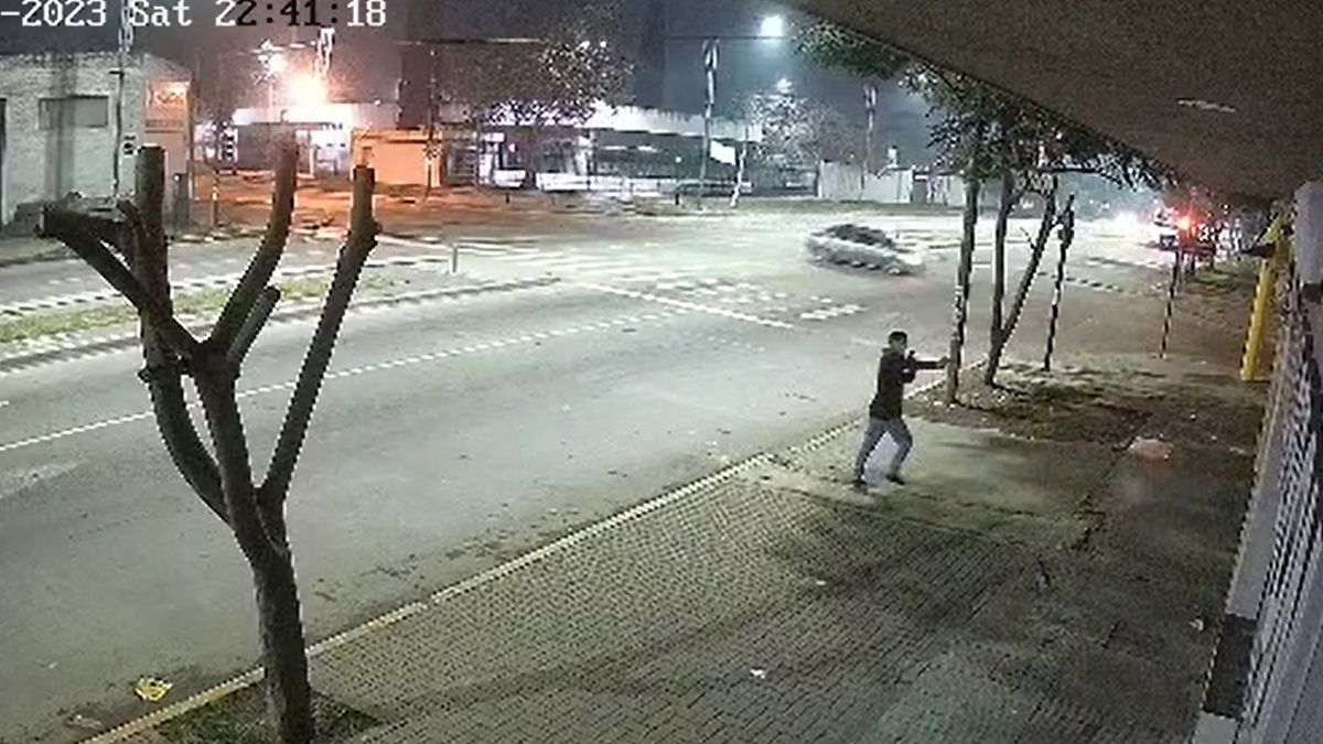 Así quedó registrado el ataque a la sede de Rosario.&nbsp;