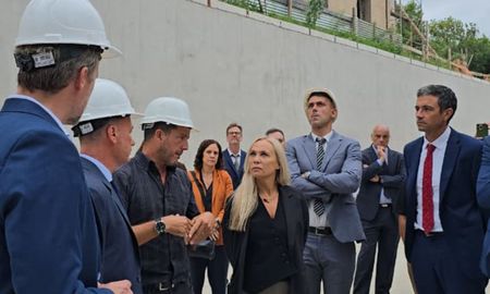 La Fiscal General del MPA, María Cecilia Vranicich, y el Ministro de Obras Públicas de la provincia, Lisandro Enrico, recorrieron la obra del Centro de Justicia Penal. La Fiscal General del MPA, María Cecilia Vranicich, y el Ministro de Obras Públicas de la provincia, Lisandro Enrico, recorrieron la obra del Centro de Justicia Penal.