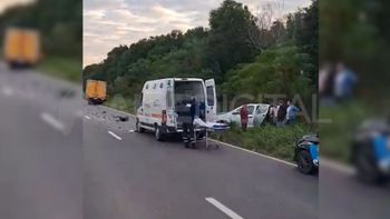 Fuerte accidente en la Ruta 11: chocaron una camioneta Furgón de Correo Argentino y un auto japonés
