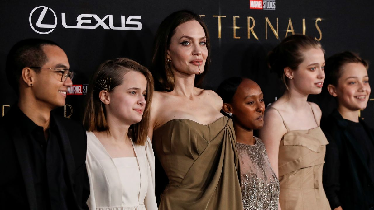 El look de Angelina Jolie que disparó las ventas de un particular accesorio