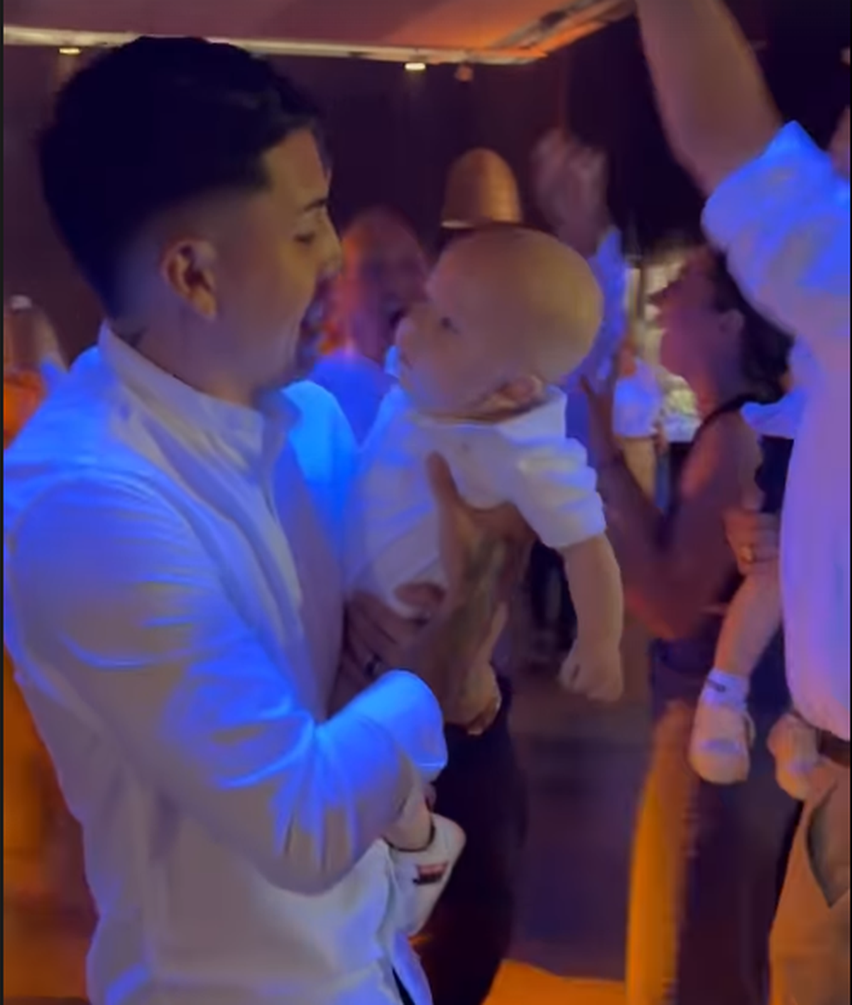 Facundo Farías junto a su hijo. Foto: Instagram de Angi Olivera. Facundo Farías junto a su hijo. Foto: Instagram de Angi Olivera.