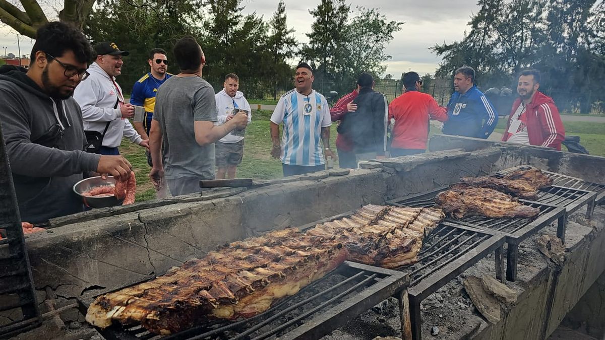 Asado y la Selecci&oacute;n Argentina. Foto: Instagram @bandargentina