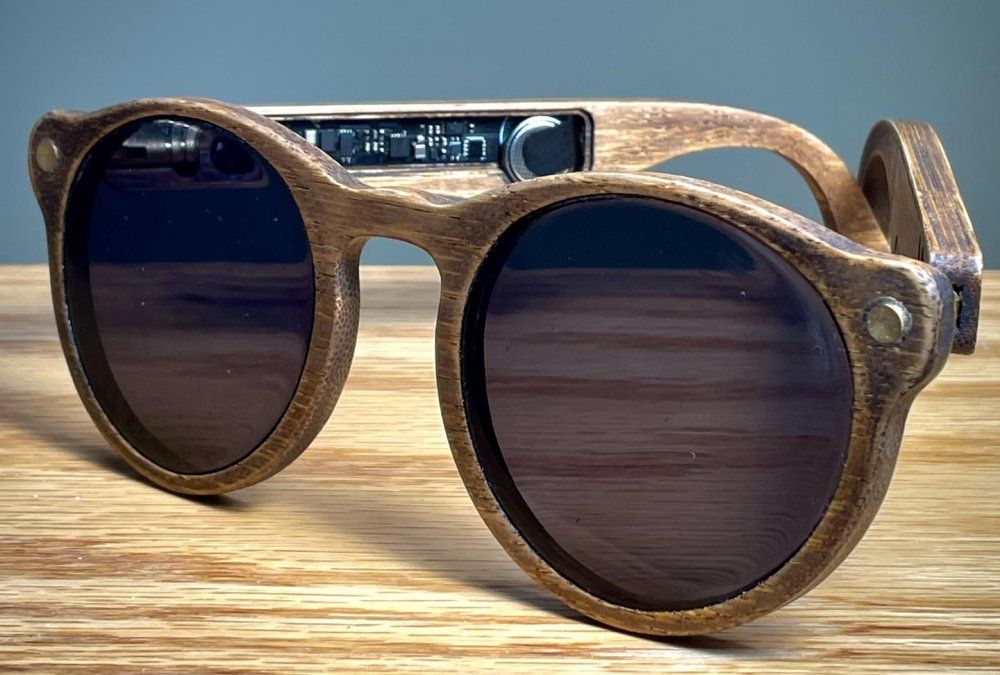 Un ingeniero creó sus propios anteojos inteligentes caseros.