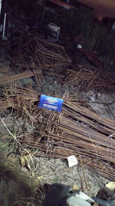 Secuestraron dos toneladas de hierro, 21 kg de cobre en un allanamiento en Pérez