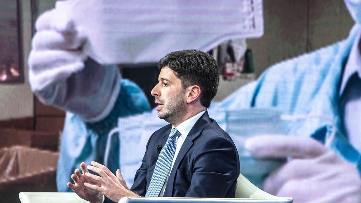 Roberto Speranza, ministro de Salud de Italia, país que este domingo detectó el primer caso de la nueva cepa de coronavirus surgida en el Reino Unido.