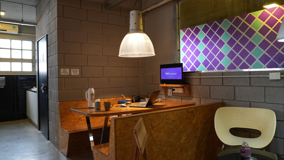 Estos espacios combinan oficinas, depósitos, estudios de contenido, salas de reuniones y servicios logísticos bajo un mismo techo. Estos espacios combinan oficinas, depósitos, estudios de contenido, salas de reuniones y servicios logísticos bajo un mismo techo.