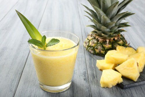 Batido de piña y banana para cortar la tarde