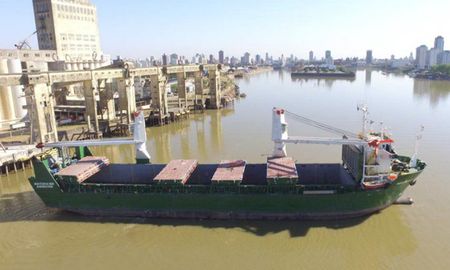 Para el mejoramiento de la infraestructura y servicios portuarios del Puerto de Santa Fe, el Ministerio de Transporte de la Nación dispuso $200.000.000 para obras de infraestructura portuaria y equipamiento. Para el mejoramiento de la infraestructura y servicios portuarios del Puerto de Santa Fe, el Ministerio de Transporte de la Nación dispuso $200.000.000 para obras de infraestructura portuaria y equipamiento.