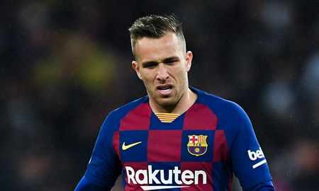 Arthur Melo decidió unilateralmente terminar su vínculo con el Barcelona y decidió no presentarse a entrenar con el resto del plantel de cara a los cruces con el Napoli por Champions League. Arthur Melo decidió unilateralmente terminar su vínculo con el Barcelona y decidió no presentarse a entrenar con el resto del plantel de cara a los cruces con el Napoli por Champions League.