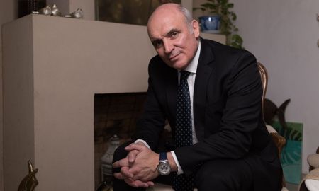 Las declaraciones juradas del diputado de La Libertad Avanza y presidente de la Comisión de Presupuesto y Hacienda, José Luis Espert, exhiben un patrón de serias inconsistencias y anomalías contables. Las declaraciones juradas del diputado de La Libertad Avanza y presidente de la Comisión de Presupuesto y Hacienda, José Luis Espert, exhiben un patrón de serias inconsistencias y anomalías contables.