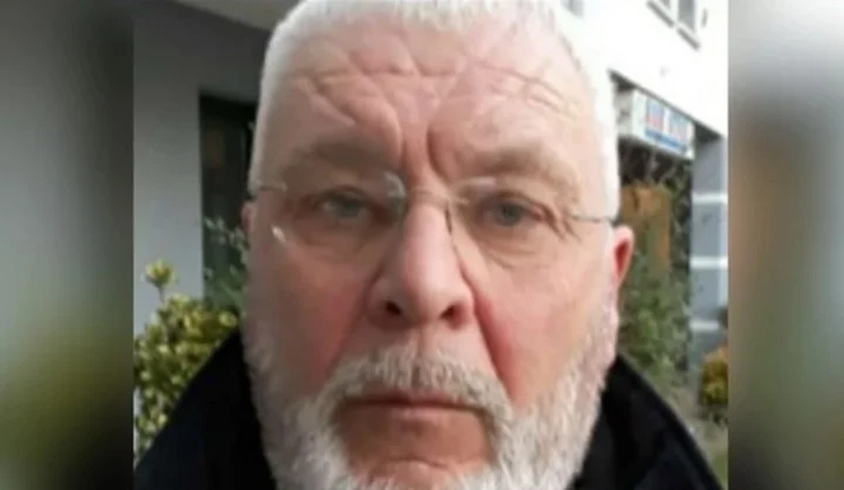 El hombre tiene una empresa de mármoles en Venecia.