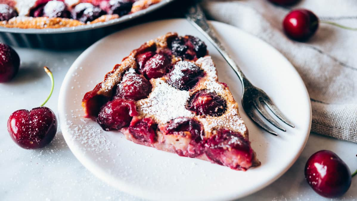 Clafoutis en 4 pasos: la receta más sencilla para hacer el postre francés