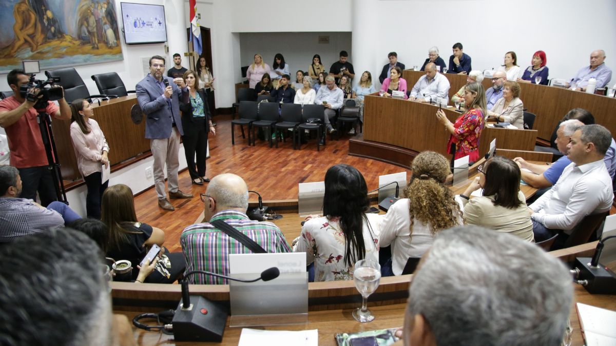 Este miércoles se presentó el Programa Concejo Mayor, una experiencia inédita en la Argentina. Este miércoles se presentó el Programa Concejo Mayor, una experiencia inédita en la Argentina.