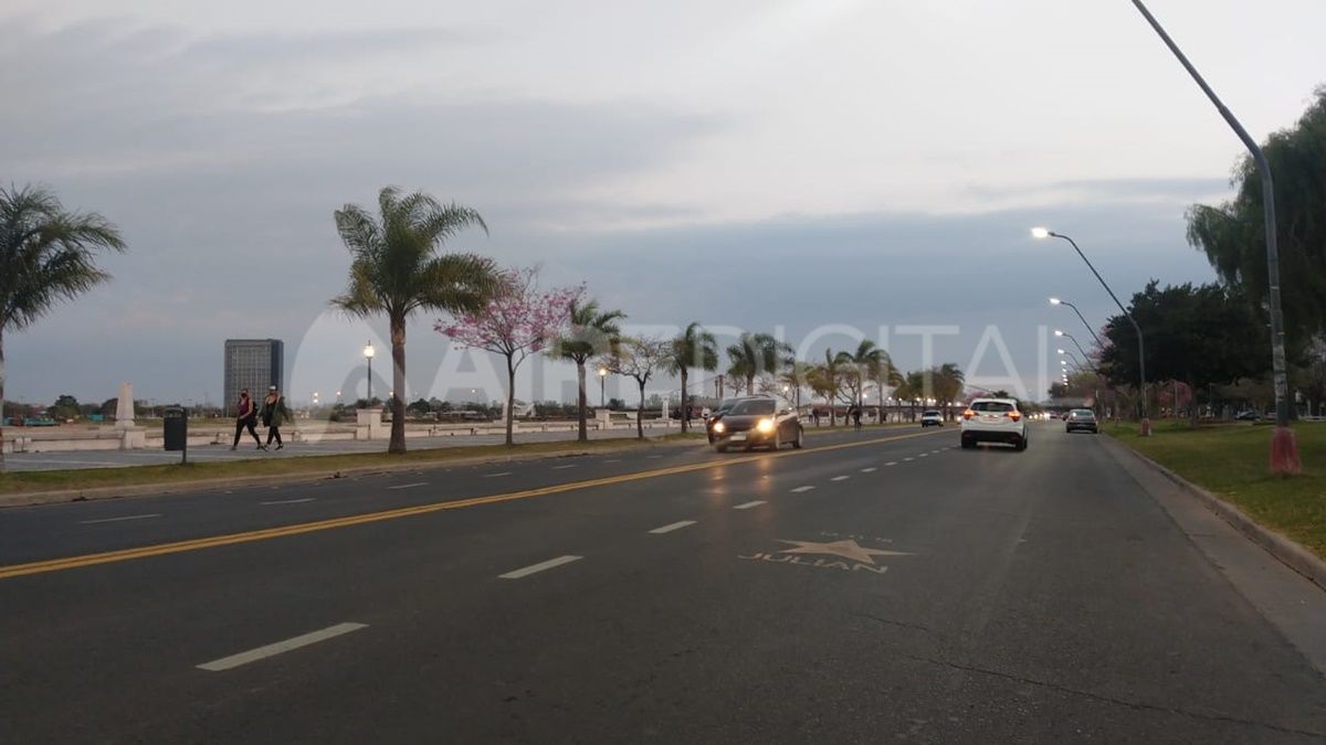 La costanera oeste de la ciudadd de Santa Fe este sábado por la tarde