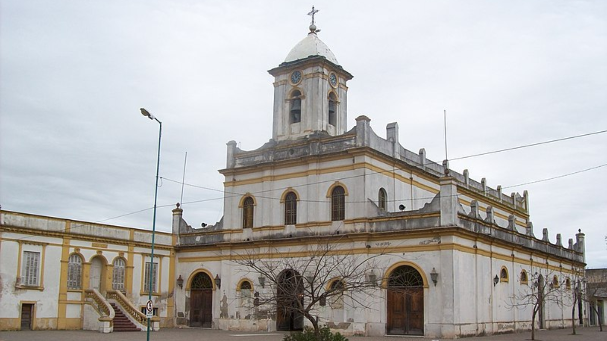 La Parroquia San Miguel Arcángel, es uno de los edificios más emblemáticos de la localidad. La Parroquia San Miguel Arcángel, es uno de los edificios más emblemáticos de la localidad.