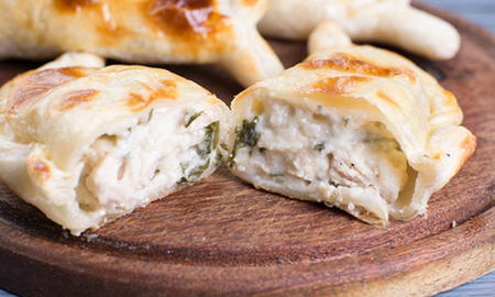 Receta de empanadas de pollo y puerro. Receta de empanadas de pollo y puerro.
