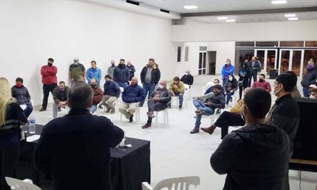 Este lunes realizaron la asamblea en la que decidieron elevar una nota al gobernador de Santiago del Estero, Gerardo Zamora, con el fin de manifestar el malestar social existente y la magnitud del problema. Este lunes realizaron la asamblea en la que decidieron elevar una nota al gobernador de Santiago del Estero, Gerardo Zamora, con el fin de manifestar el malestar social existente y la magnitud del problema.