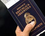 La Embajada Argentina en Ucrania recomendó a los ciudadanos que residan en el país que tengan la documentación de ambos países al día. La Embajada Argentina en Ucrania recomendó a los ciudadanos que residan en el país que tengan la documentación de ambos países al día.