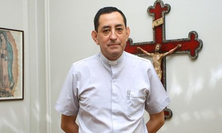 el papa francisco expulsa a un cura chileno acusado de abuso a menores el papa francisco expulsa a un cura chileno acusado de abuso a menores