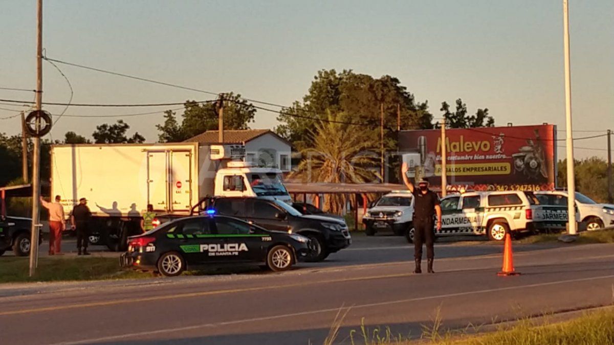 La Agencia Provincial de Seguridad Vial intervino el tránsito para que los camiones con las vacunas crucen rápidamente.