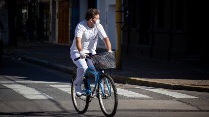 El barbijo pasó a ser un elemento de vital importancia para prevenir los contagios en el día a día.