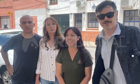 Padres de una escuela de Santa Fe denuncian que fueron estafados por la empresa que organizó la recepción de sus hijos Padres de una escuela de Santa Fe denuncian que fueron estafados por la empresa que organizó la recepción de sus hijos