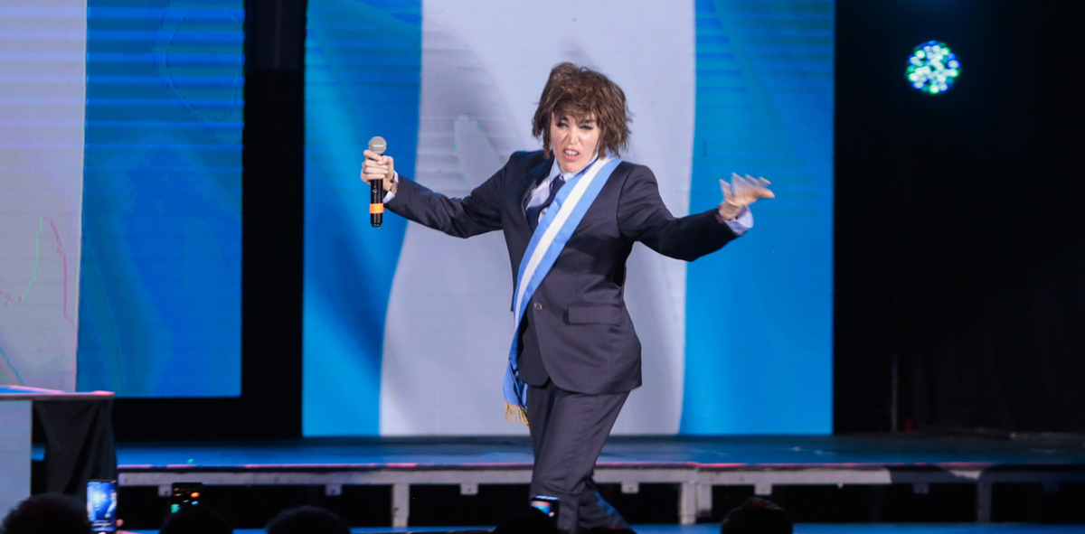 Entre otras imitaciones, Fátima Flórez Entre otras imitaciones, Fátima Flórez