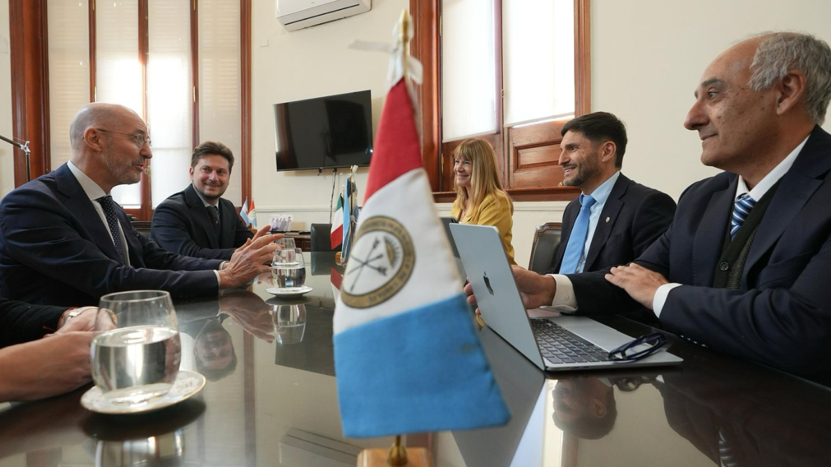 La reunión sirvió para ratificar la voluntad de ambas partes de consolidar una agenda de trabajo común orientada a generar nuevas oportunidades de desarrollo. La reunión sirvió para ratificar la voluntad de ambas partes de consolidar una agenda de trabajo común orientada a generar nuevas oportunidades de desarrollo.