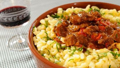 Qué es el goulash y cómo hacer la receta húngara en casa