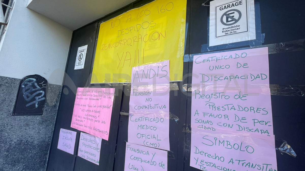 El reclamo tuvo lugar en la sede local de ADIS, ubicada en Obispo Gelabert al 2900. El reclamo tuvo lugar en la sede local de ADIS, ubicada en Obispo Gelabert al 2900.