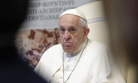 En la agenda oficial del pontífice en Kazajistán se ha reservado un espacio al mediodía del 14 de septiembre a “encuentros privados con algunos líderes religiosos”, sin aportar más detalles. En la agenda oficial del pontífice en Kazajistán se ha reservado un espacio al mediodía del 14 de septiembre a “encuentros privados con algunos líderes religiosos”, sin aportar más detalles.