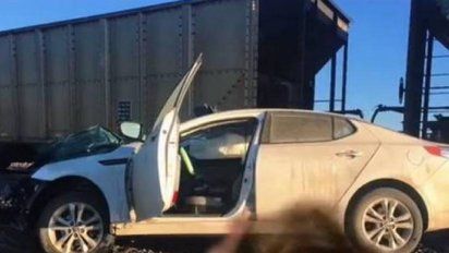 Una joven contó en un video viral cómo fue embestida por un tren y sobrevivió.