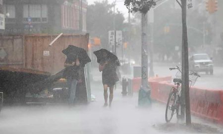 La tormenta Isaías llegó con fuertes vientos y lluvias a Pensilvania y Nueva York; se trata del segundo huracán de la temporada en la cuenca atlántica. La tormenta Isaías llegó con fuertes vientos y lluvias a Pensilvania y Nueva York; se trata del segundo huracán de la temporada en la cuenca atlántica.