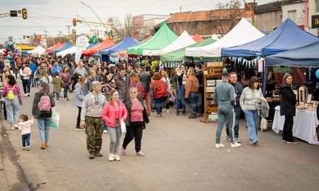 Este miércoles, es feriado en todo el país por el día de la Independencia y en Santa Fe, se celebra en Avenida Aristóbulo del Valle. Este miércoles, es feriado en todo el país por el día de la Independencia y en Santa Fe, se celebra en Avenida Aristóbulo del Valle.