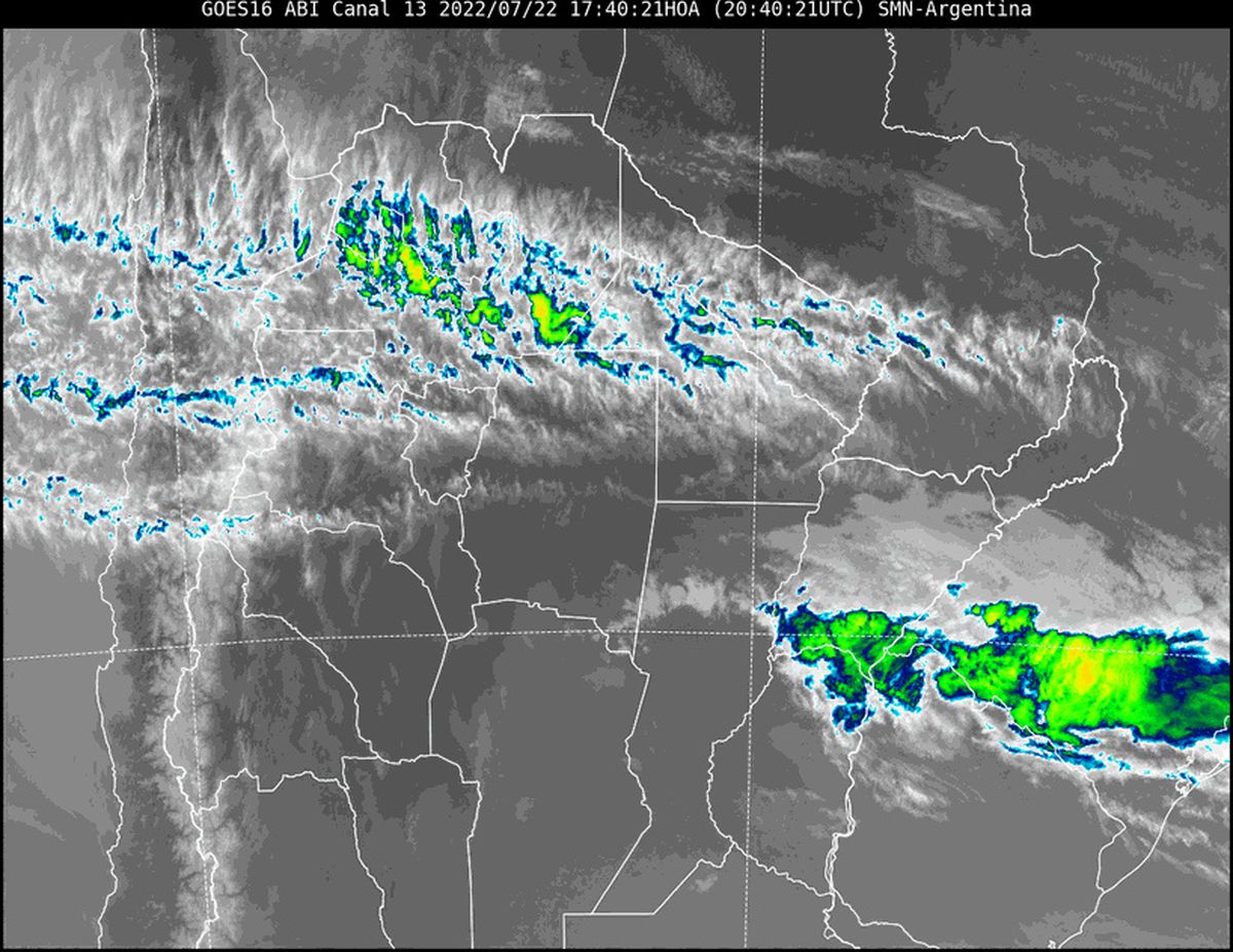 En la imagen satelital se observa que la nubosidad que producía algunas tormentas en el norte santafesino se ha desplazado hacia el norte de Entre Ríos y sur de Corrientes.
