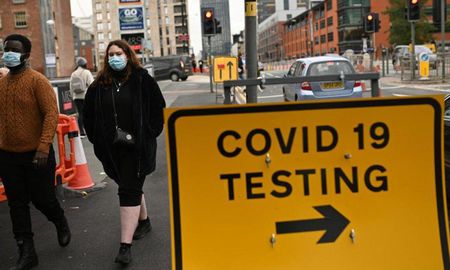El último balance difundido por la Universidad de Baltimore Johns Hopkins, especializada en enfermedades infecciosas, muestra que la nueva cifra supera por 10.000 casos en el marco de una feroz tercera ola que según los expertos será la peor. El último balance difundido por la Universidad de Baltimore Johns Hopkins, especializada en enfermedades infecciosas, muestra que la nueva cifra supera por 10.000 casos en el marco de una feroz tercera ola que según los expertos será la peor.