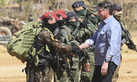 Gobernadores brasileños alertaron hoy sobre un levantamiento armado de las policías a favor del presidente Jair Bolsonaro. Gobernadores brasileños alertaron hoy sobre un levantamiento armado de las policías a favor del presidente Jair Bolsonaro.