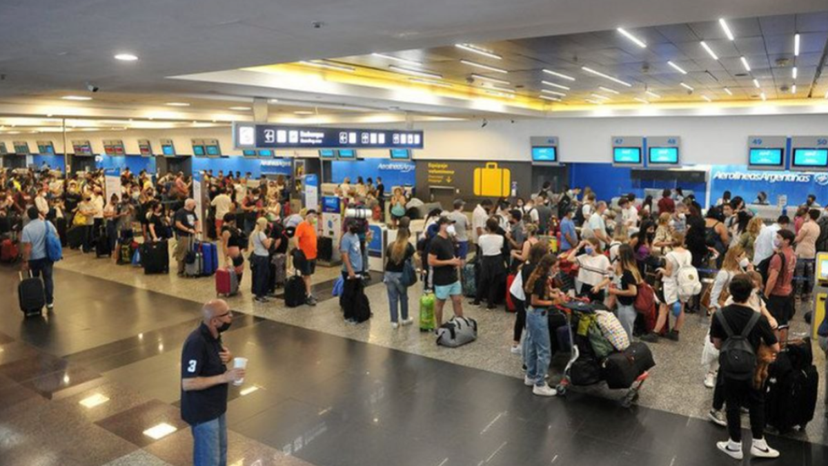 La Justicia argentina pidió la captura internacional del responsable de Turismo Felgueres.