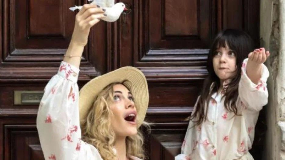 Emilia Attias habló de la educación de su hija.