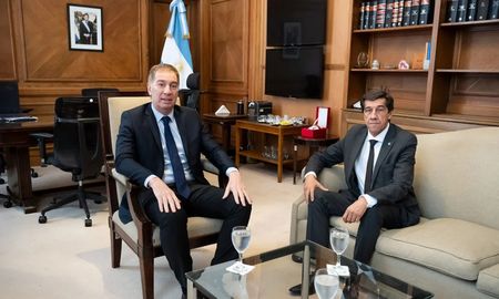 Carlos Sadir, gobernador de la provincia de Jujuy, con el jefe de Gabinete, Diego Santilli. Carlos Sadir, gobernador de la provincia de Jujuy, con el jefe de Gabinete, Diego Santilli.