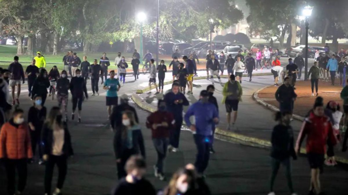Los Runners coparon los bosques de Palermo y dieron la nota en el primer dia de salidas de esparcimiento habilitadas en Capital Federal.